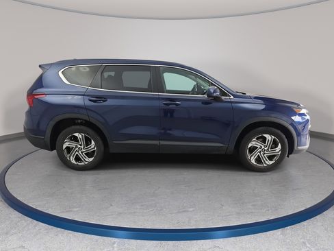 Used 2021 Hyundai Santa Fe SE FWD image 4