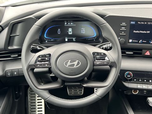 New 2025 Hyundai Elantra Sport image 15