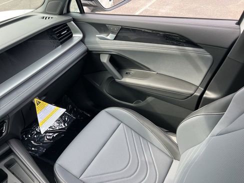 New 2026 Volkswagen Tiguan SE R-Line FWD image 26