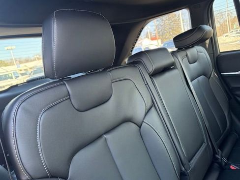 New 2026 Jeep Grand Cherokee Limited w/ Limited Altitude Package AWD/4WD image 32
