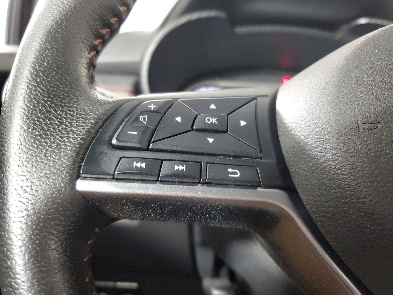 Used 2025 Nissan Versa SR FWD image 24