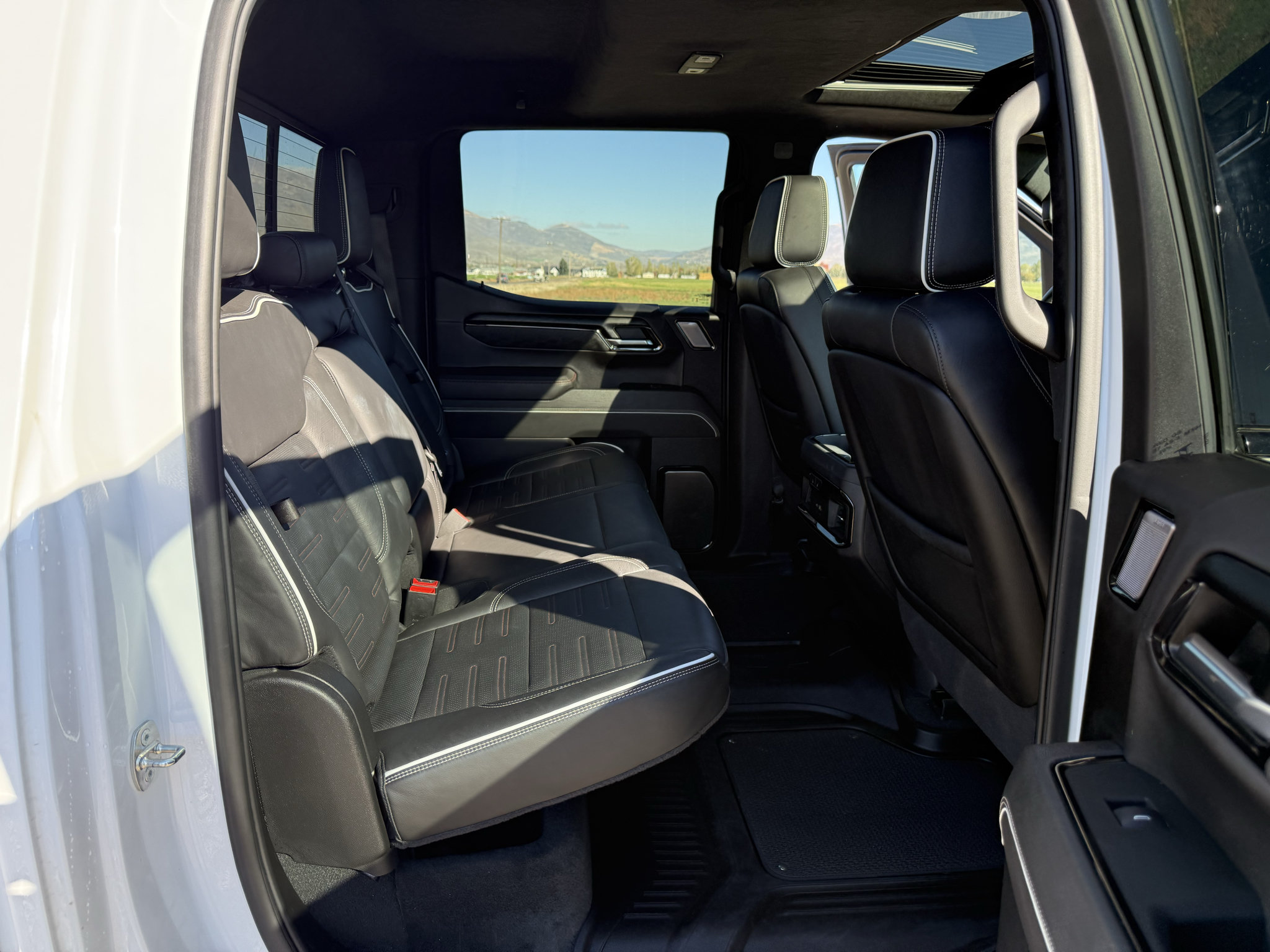 Used 2024 GMC Sierra 1500 AT4X AWD/4WD image 36