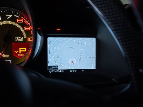 Used 2018 Ferrari 488 GTB RWD image 18