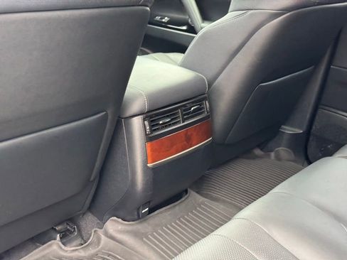 Used 2019 Lexus LX 570 4WD image 29