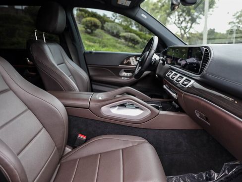 Used 2022 Mercedes-Benz GLS 450 4MATIC image 22