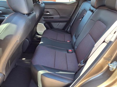 Used 2025 Nissan Kicks SR image 11