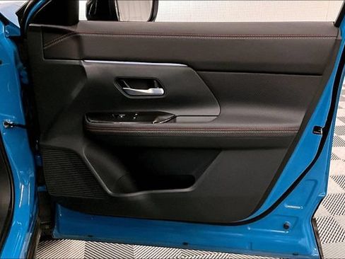 Used 2025 Nissan Kicks SR w/ SR Premium Package FWD image 22