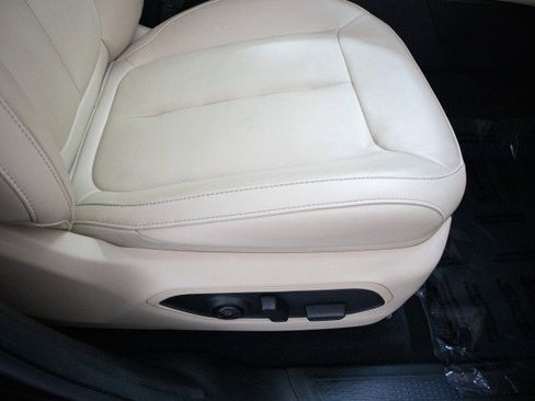 Used 2023 Jeep Grand Cherokee Limited image 29