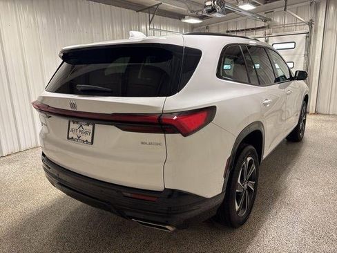 Used 2025 Buick Enclave Sport Touring image 3