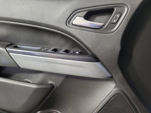 Used 2019 Chevrolet Colorado LT w/ LT Convenience Package RWD image 16