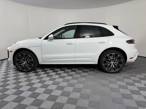 Certified 2026 Porsche Macan AWD/4WD image 2