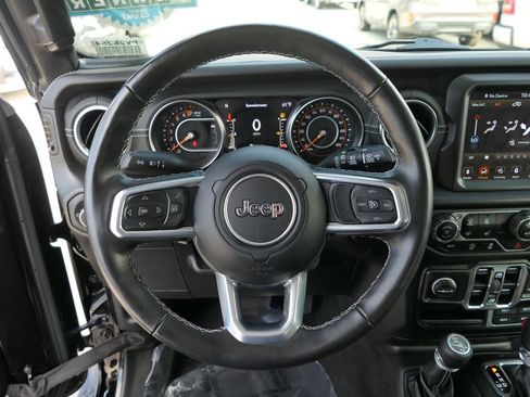 Used 2022 Jeep Wrangler Unlimited Sahara w/ Cold Weather Group image 15