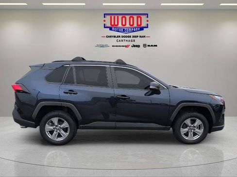 Used 2022 Toyota RAV4 XLE AWD/4WD image 2