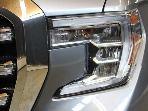 Used 2020 GMC Sierra 1500 SLE w/ SLE Value Package AWD/4WD image 5