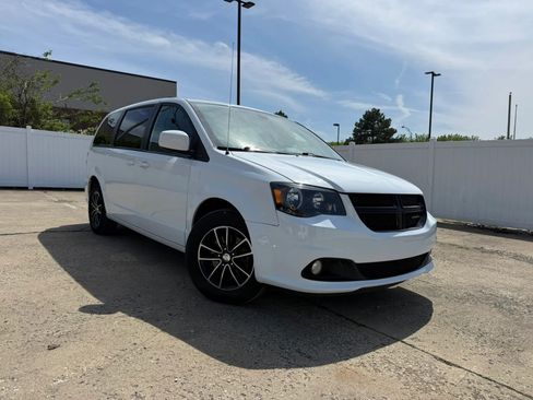 Used 2018 Dodge Grand Caravan SXT w/ Driver Convenience Group FWD image 1