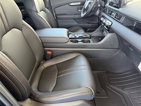 New 2025 Honda Pilot TrailSport image 36