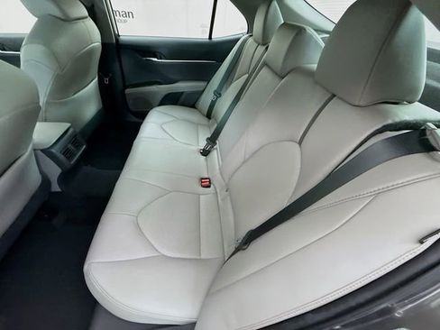 Used 2021 Toyota Camry XLE w/ Cold Weather Package image 23