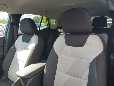 Used 2024 Chevrolet Trax LS FWD image 11
