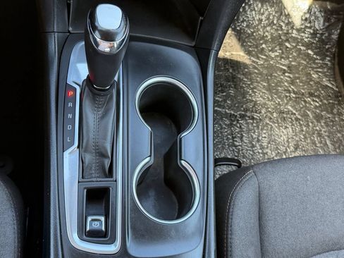 Used 2019 Chevrolet Equinox LT FWD image 25