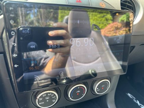 Used 2012 MAZDA MX-5 Miata Sport w/ Convenience Pkg RWD image 12