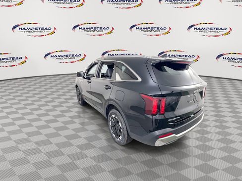 Used 2024 Kia Sorento S image 6