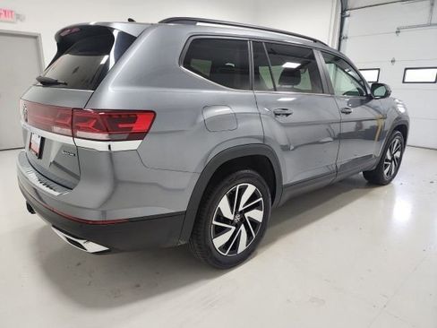 Used 2024 Volkswagen Atlas SE AWD/4WD image 11