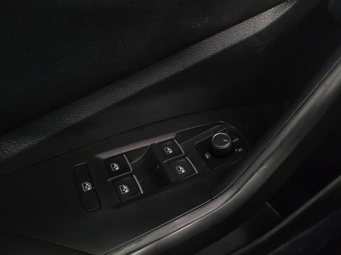 Used 2024 Volkswagen Jetta SE w/ Panoramic Sunroof Package image 27