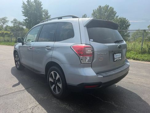 Used 2018 Subaru Forester 2.5i Limited AWD/4WD image 9