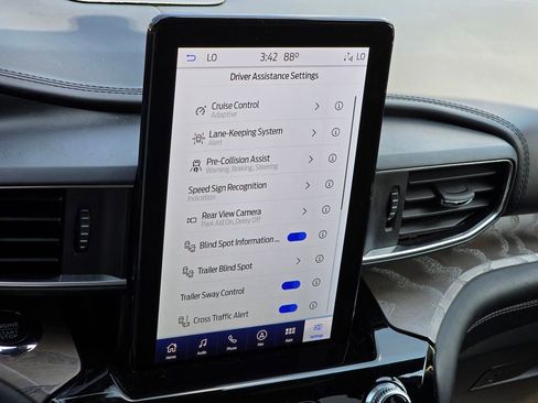 Used 2022 Ford Explorer Platinum w/ Equipment Group 601A image 43