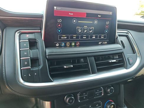 Used 2021 Chevrolet Tahoe Z71 w/ Z71 Off-Road Package AWD/4WD image 18