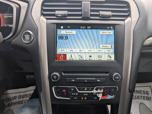 Used 2018 Ford Fusion SE w/ Equipment Group 602A image 22