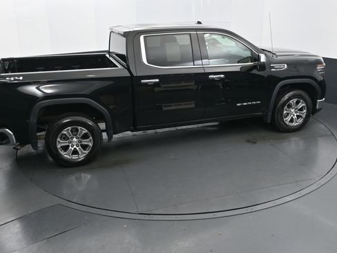 Used 2025 GMC Sierra 1500 SLT image 28