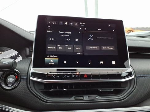 New 2026 Jeep Compass Latitude image 14