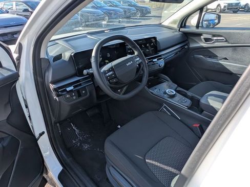 New 2026 Kia Sportage LX FWD image 12