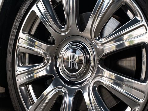 Used 2016 Rolls-Royce Dawn RWD image 16