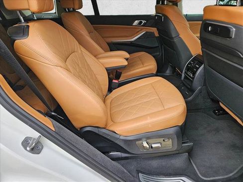 Used 2023 BMW X7 xDrive40i w/ Premium Package image 21