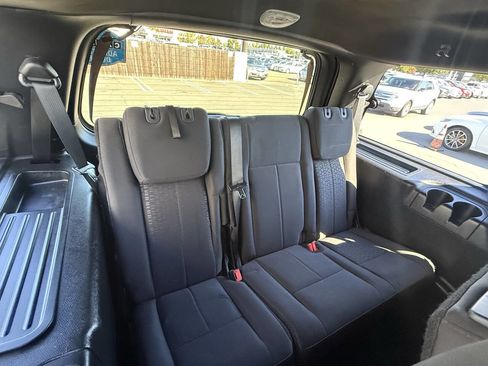 Used 2017 Ford Expedition XLT image 18