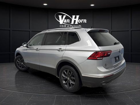 Used 2022 Volkswagen Tiguan SE AWD/4WD image 3