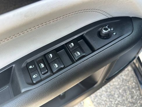 Used 2024 Jeep Compass Limited w/ Elite Group AWD/4WD image 13