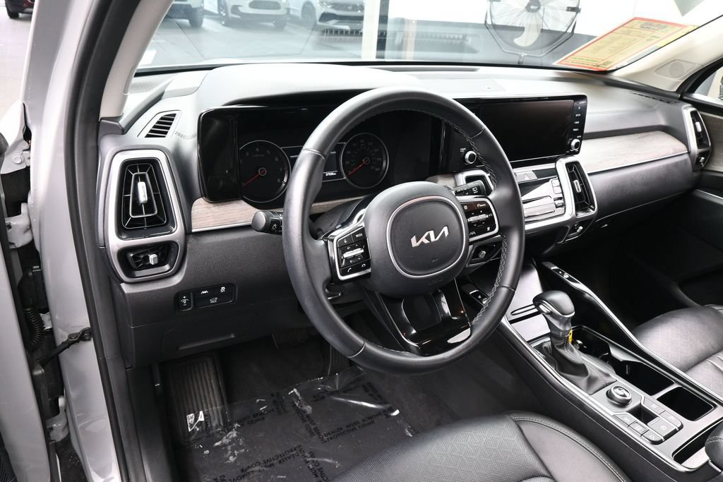 Used 2023 Kia Sorento EX FWD image 11