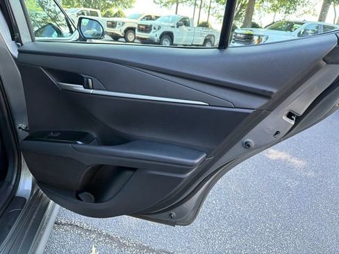 Used 2025 Toyota Camry SE w/ Convenience Package FWD image 16