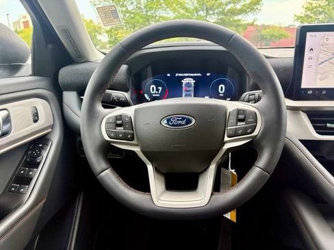 Used 2026 Ford Explorer Active w/ Active Comfort Package RWD image 20