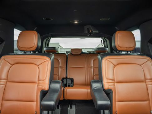 Used 2020 Lincoln Navigator Reserve w/ Equipment Group 208A Reserve AWD/4WD image 28