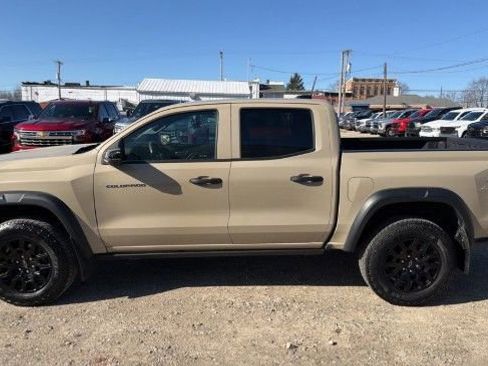 Used 2024 Chevrolet Colorado Trail Boss w/ Technology Package AWD/4WD image 4
