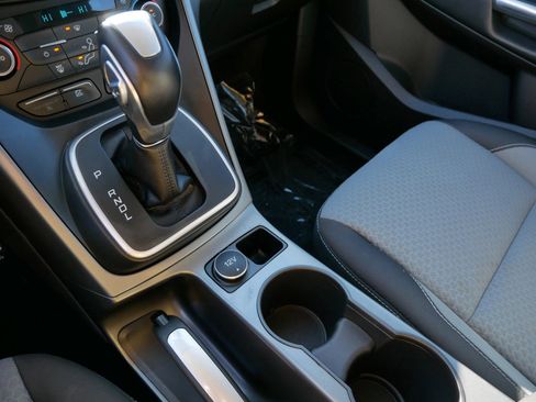 Used 2017 Ford C-MAX SE image 29