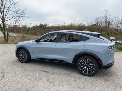 Used 2024 Ford Mustang Mach-E Premium image 3