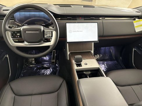 New 2025 Land Rover Range Rover SE image 10