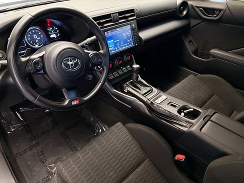 Used 2023 Toyota GR86 w/ ALL Weather Mat Package (TMS) RWD image 7