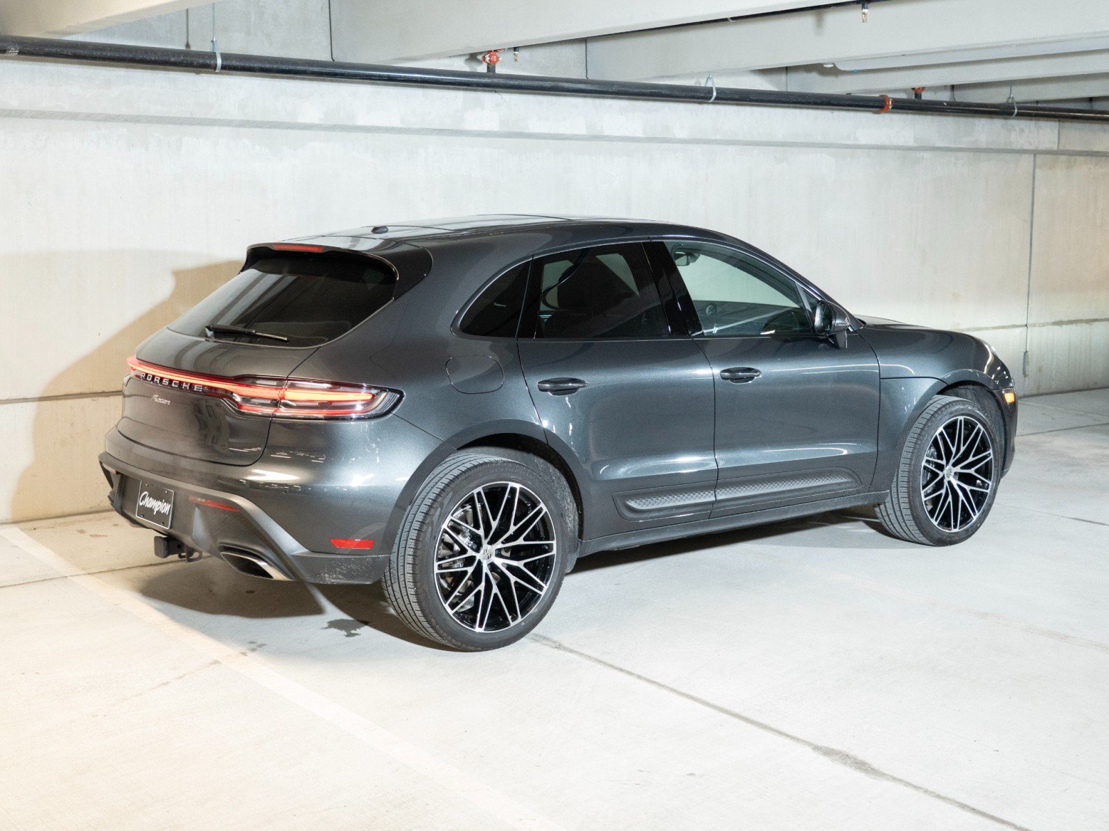 Certified 2026 Porsche Macan AWD/4WD image 9