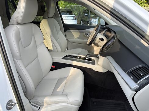 Certified 2023 Volvo XC90 B5 Core w/ Protection Package Premier AWD/4WD image 35